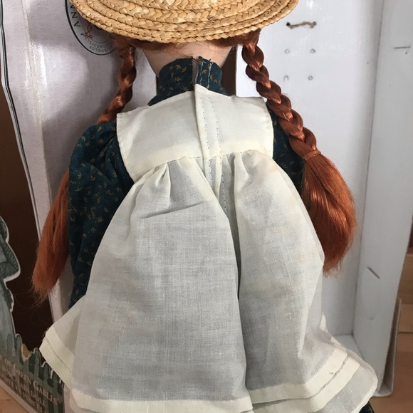Anne of Green gables porcelain doll - Picture 5 of 7